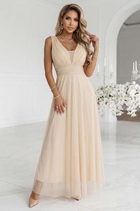 Długa sukienka maxi z brokatowym połyskiem i głębokim dekoltem - szampański beż