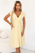 SCARLETT rozkloszowana sukienka midi z kopertowym dekoltem i paskiem - masełkowy żółty