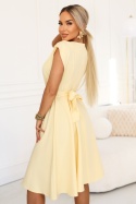 SCARLETT rozkloszowana sukienka midi z kopertowym dekoltem i paskiem - masełkowy żółty